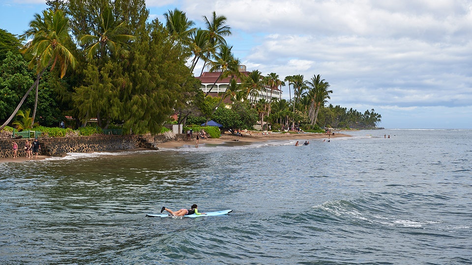 Best Maui Beginner Surf Breakwall