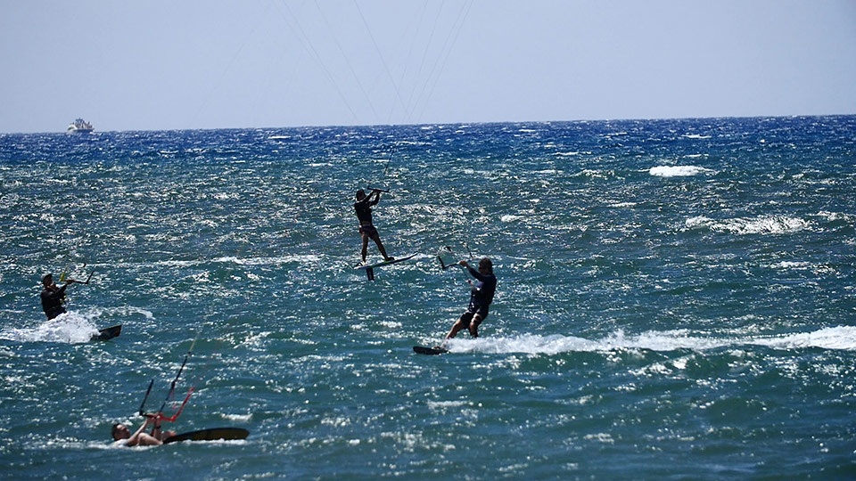 Best Maui Ocean Activities Kitesurfing